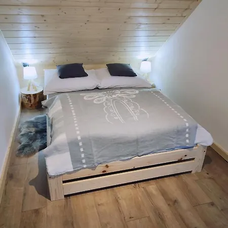 Hajnowka Apartment *
